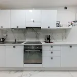 Chic House شقة *